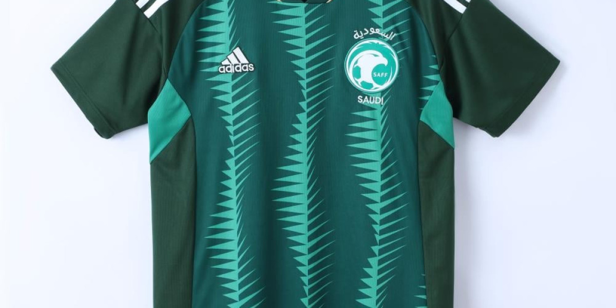 تيشيرت المنتخب السعودي: رمز الفخر الوطني والهوية الرياضية