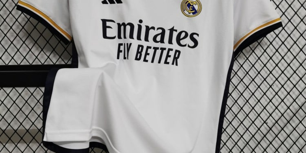 قميص ريال مدريد 2024: رمزٌ للفخر والإنجازات