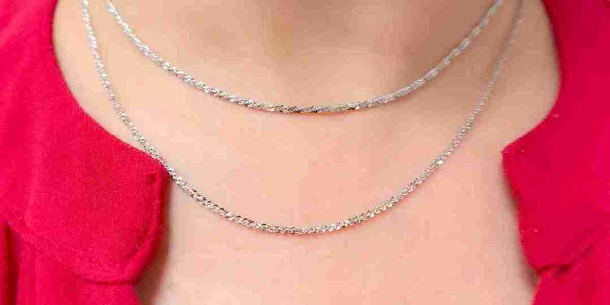 Best Silver Necklaces for Women: From Minimalist to Statement Styles